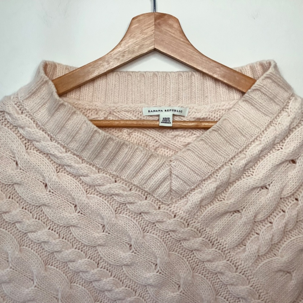 Banana Republic Wool Cape Poncho Cable Knit Fringe V Neck Triangle Ivory Pink - Picture 2 of 7
